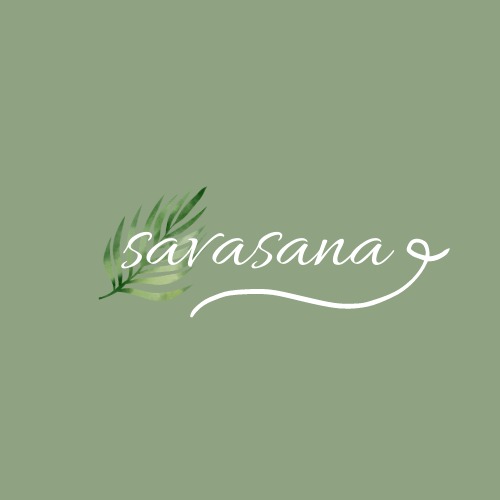 Logo firmy z nazwą 'sarasana' napisaną białą, ozdobną czcionką, z elementem graficznym w postaci zielonego liścia palmy, na jednolitym, zielonym tle.