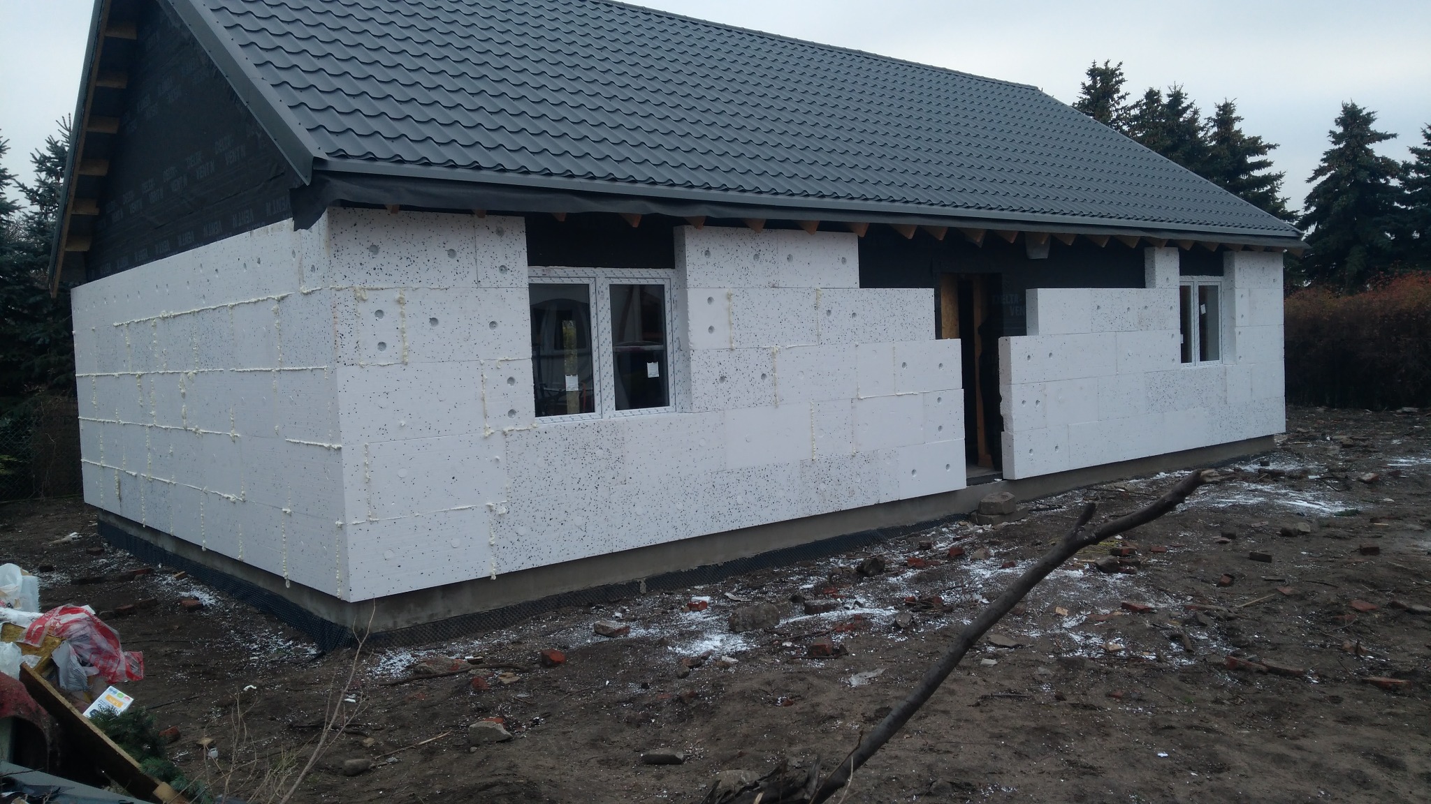 elewacja stropian ryflowany na domku szkieletowym