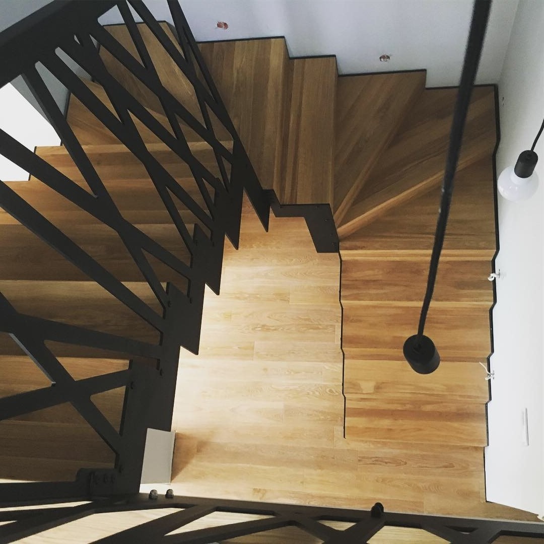 Schody z balustradą Dubaj.