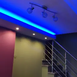 Montaż poręczy oraz konstrukcja powieszanych sufitów.