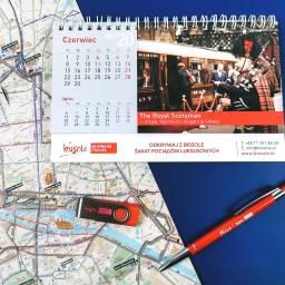 Kalendarz biurkowy, długopis firmowy, spersonalizowany pen drive