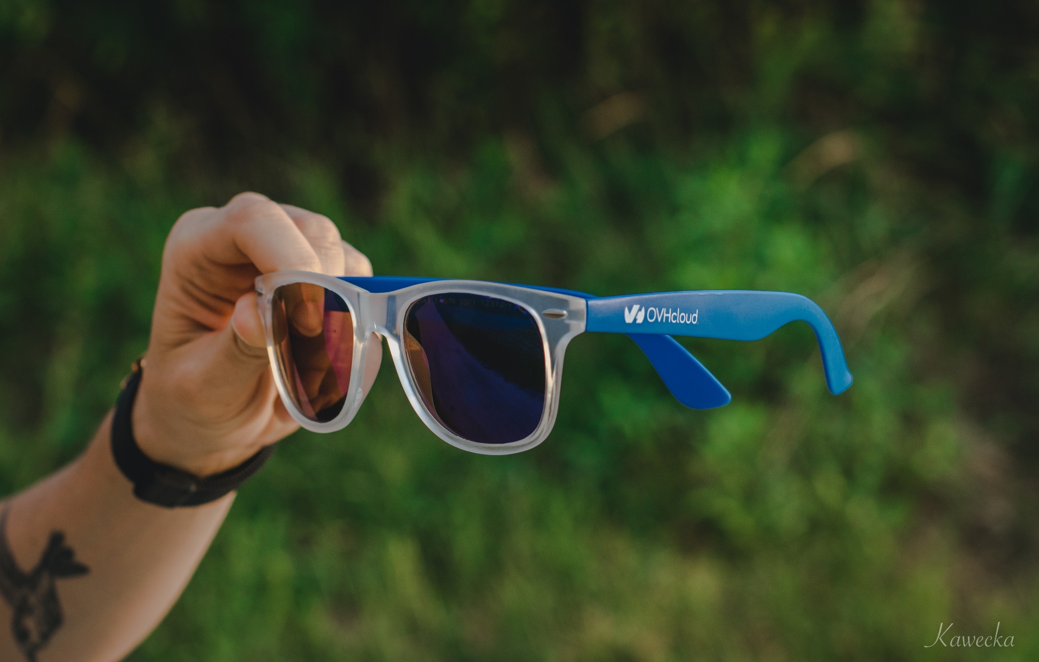 Okulary z logiem firmy