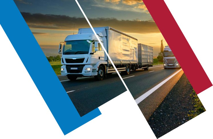 Dwa białe zestawy ciężarowe z naczepami jadące po asfalcie w promieniach zachodzącego słońca, z nałożonymi elementami graficznymi w kolorach niebieskim i czerwonym.