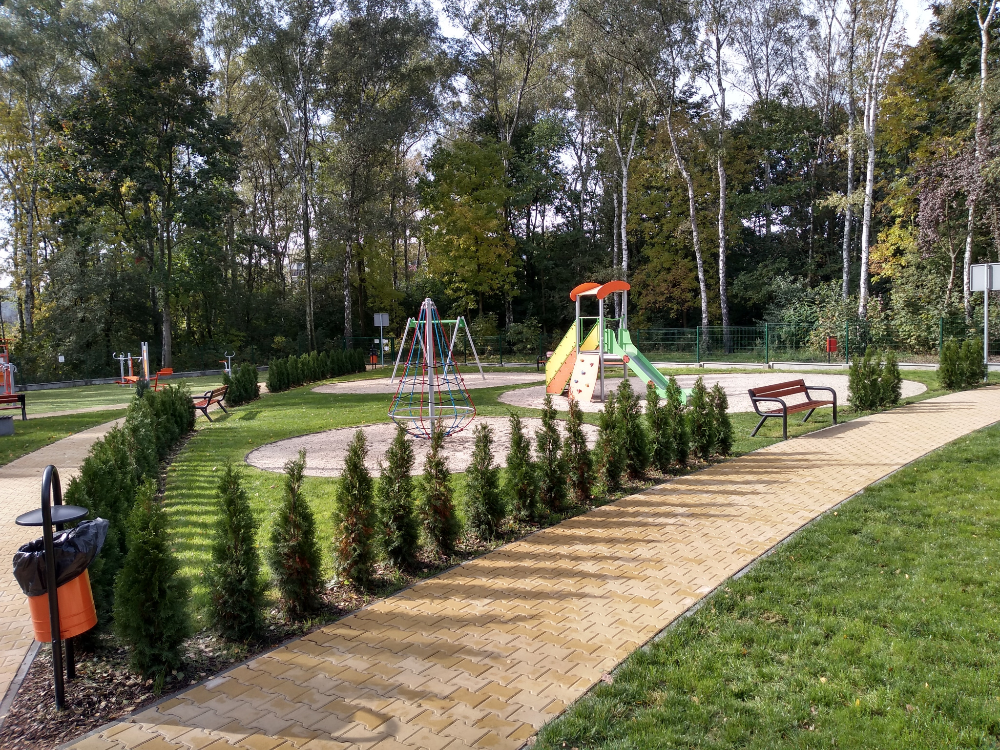 Osiedlowy plac zabaw w Rudzie Śląskiej - Halembie