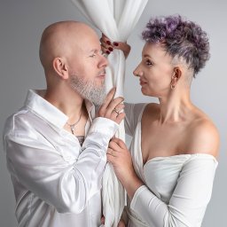 STUDIO FOTOGRAFII ARTYSTYCZNEJ. LAURA BĄK - Biel – symbol nowego początku oraz jasności.