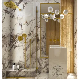 Elegancka łazienka z marmurowymi ścianami, złotą armaturą i nowoczesnym oświetleniem kulkowym, uzupełniona o dekoracyjne panele ścienne w kolorze złota.