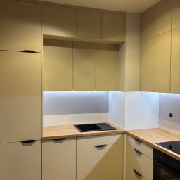 Tomasz Młyński - Bezkonkurencyjne Szafy Przesuwne z Lustrem w Tczewie