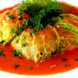 Gołąbki w sosie pomidorowym