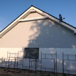 Impregnowanie na biało oraz montaż podbitki dachowej. Domek w trakcie prac. Pani Marianna K. Październik 2018