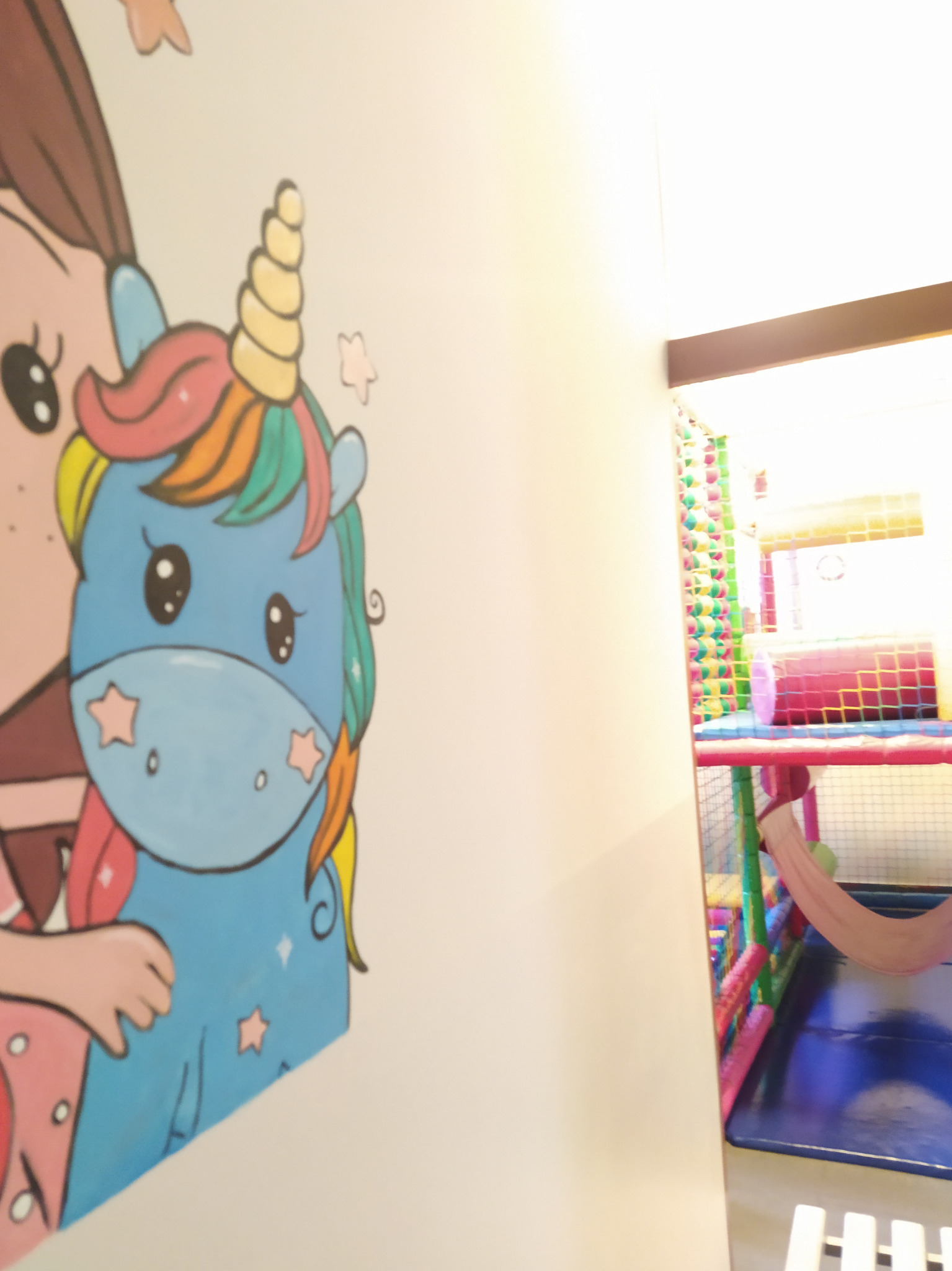 Malarstwo ścienne- sala zabaw.