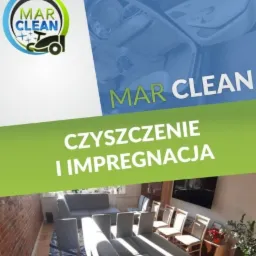 Grafika reklamowa firmy Mar Clean prezentująca logo z maszyną czyszczącą, wnętrze samochodu oraz salon z szarą sofą i krzesłami zabezpieczonymi czarną folią, z hasłem 'Czyszczenie i impregnacja'...