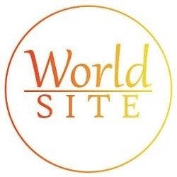 Okolicznościowe logo firmy World Site w okręgu, z gradientem kolorów od czerwieni do żółci. Napis 'World' umieszczony nad poziomą linią, a pod nią napis 'SITE'.