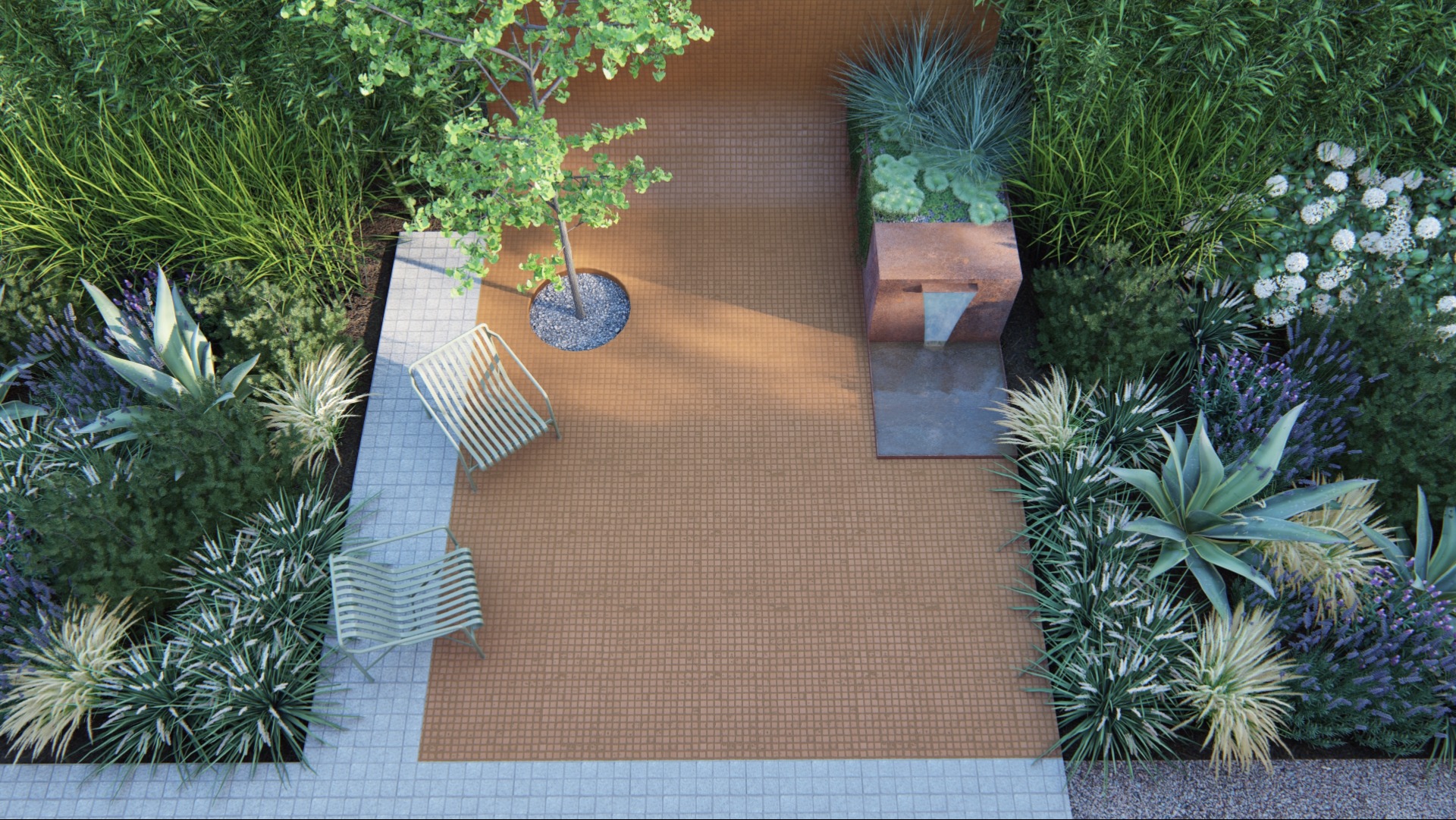 Widok z góry na zaprojektowany ogród z brązową, kwadratową nawierzchnią, dwoma metalowymi krzesłami, drzewem w okrągłym, kamiennym obramowaniu oraz kaskadową fontanną w otoczeniu różnorodnej...