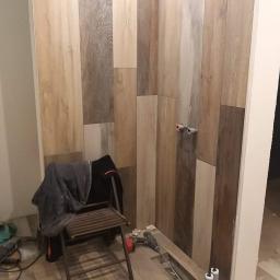 Izolacja ścian i podłogi pod prysznicem, płytki, gładzenie oraz malowanie ścian