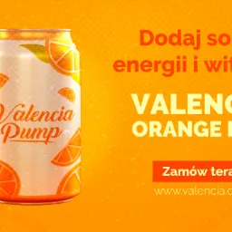 Puszka napoju Valencia Orange Fizz z grafiką pomarańczy na pomarańczowym tle z hasłem 'Dodaj sobie energii i witamin' oraz wezwaniem do działania 'Zamów teraz' i adresem strony internetowej.