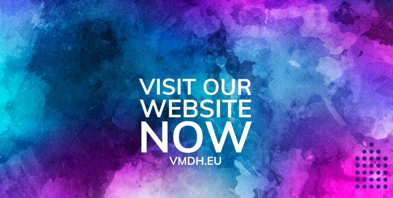 Abstrakcyjne tło w odcieniach niebieskiego, fioletu i różu z tekstem 'Visit our website now vmdh.eu' w kolorze białym.