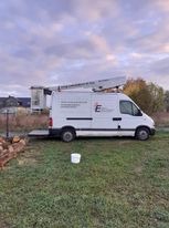 Praca na wysokości. Montaz lamp, kamer, masztów, usługi podnośnikiem 12m