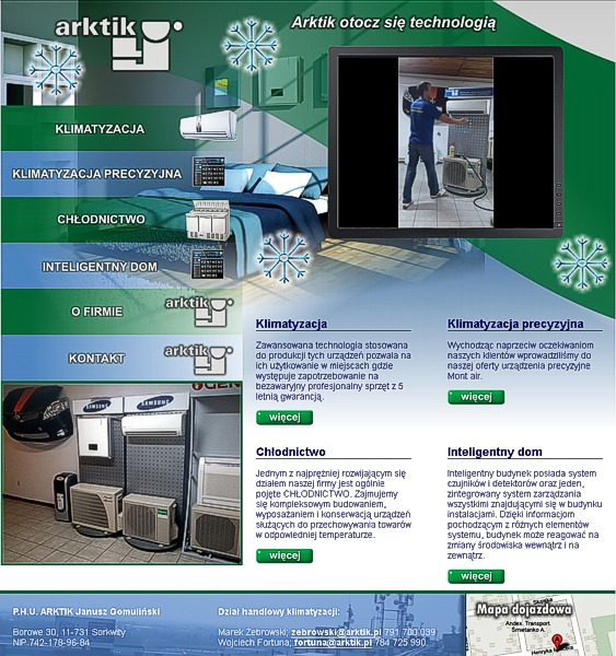 Zrzut ekranu strony internetowej firmy Arktik, prezentujący ofertę klimatyzacji i chłodnictwa. Na monitorze widoczny monter instalujący klimatyzator.