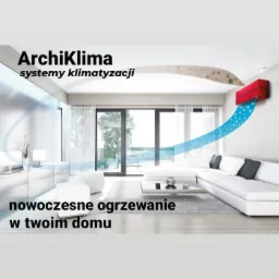 Wizualizacja wnętrza salonu z czerwonym klimatyzatorem na ścianie i schematycznym przepływem powietrza, logo firmy 'ArchiKlima' i hasło 'nowoczesne ogrzewanie w twoim domu'.