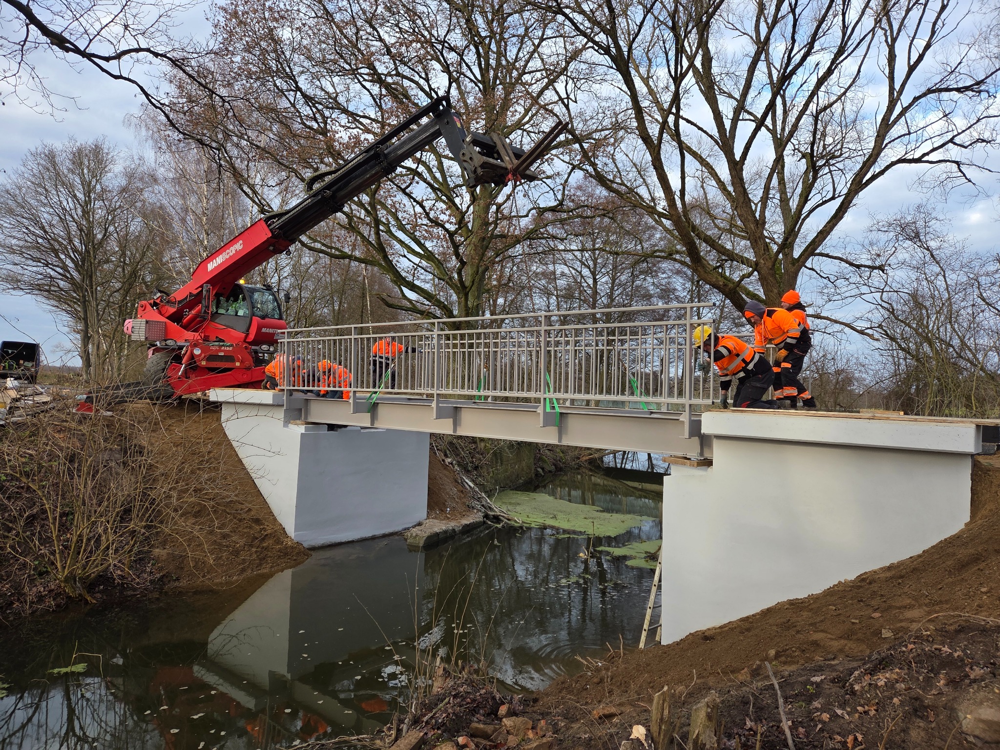 kładka w ciągu ścieżki rowerowe Marianowo