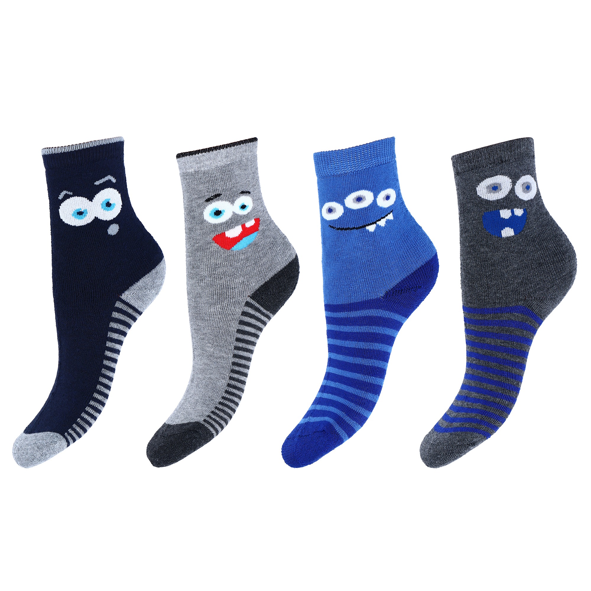 Packshot przedstawia cztery pary dziecięcych skarpetek z zabawnymi, kreskówkowymi potworami i paskami na stopach, na białym tle.