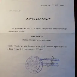 Skan zaświadczenia Ministra Sprawiedliwości o wpisaniu Anny Nowak na listę tłumaczy przysięgłych języka angielskiego, wydane w Warszawie dnia 8 maja 2006 roku, z widoczną pieczęcią urzędową...