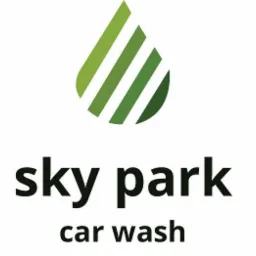 Logo firmy Sky Park Car Wash z zieloną ikoną kropli z paskami i czarnym tekstem na białym tle.