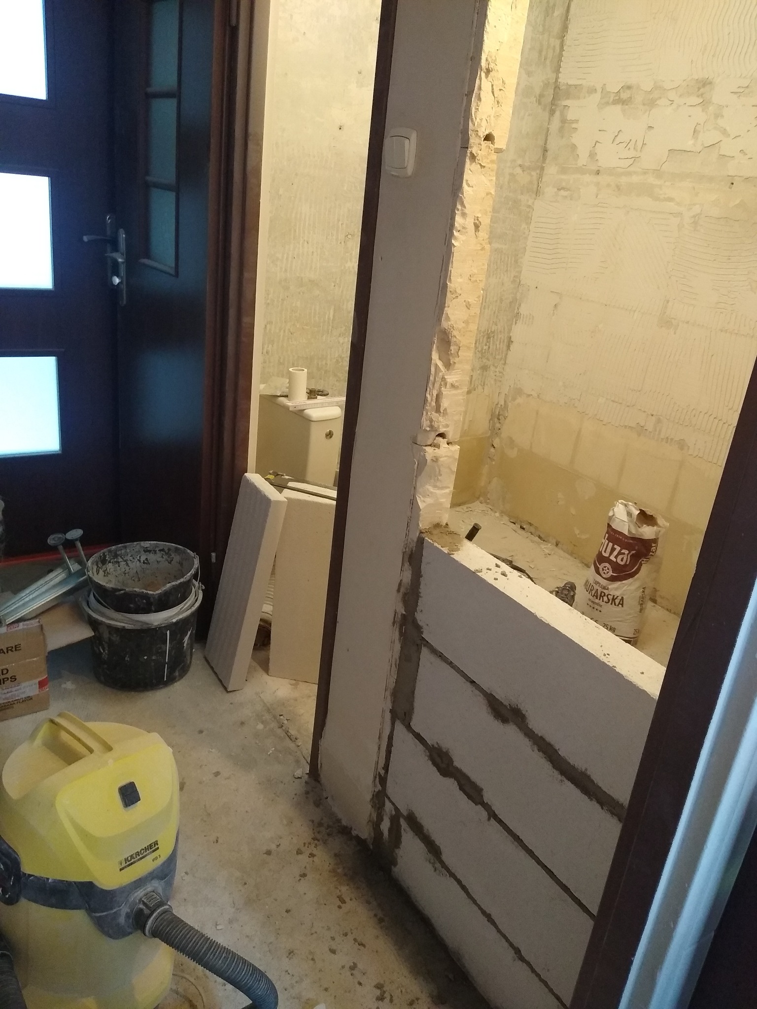 Powiększanie lazienki w bloku. Z dwóch zrobiona jedna