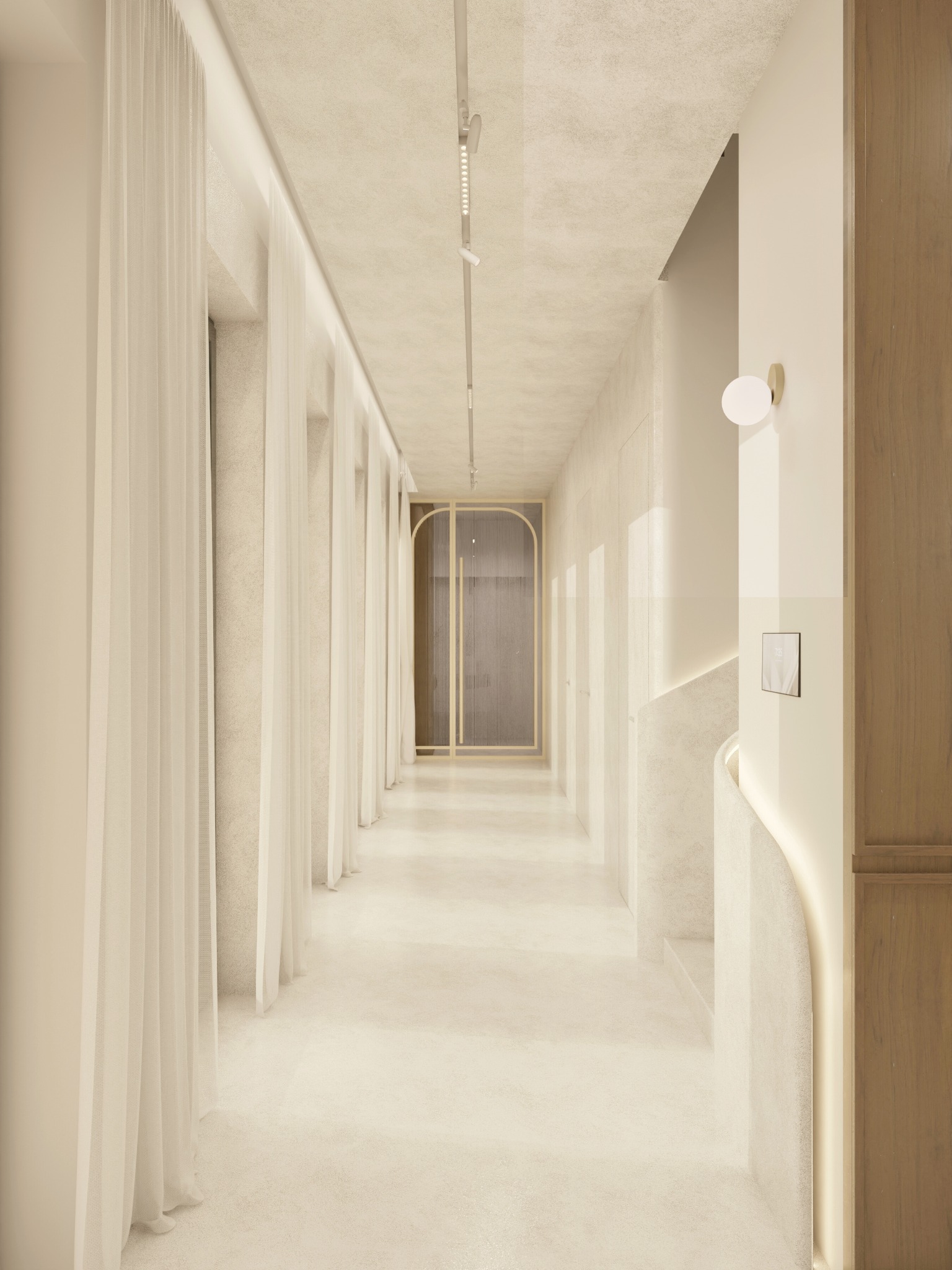 Elegancki korytarz w odcieniach beżu z subtelnym oświetleniem. Długie, zwiewne zasłony po lewej stronie i minimalistyczne lampy ścienne po prawej.