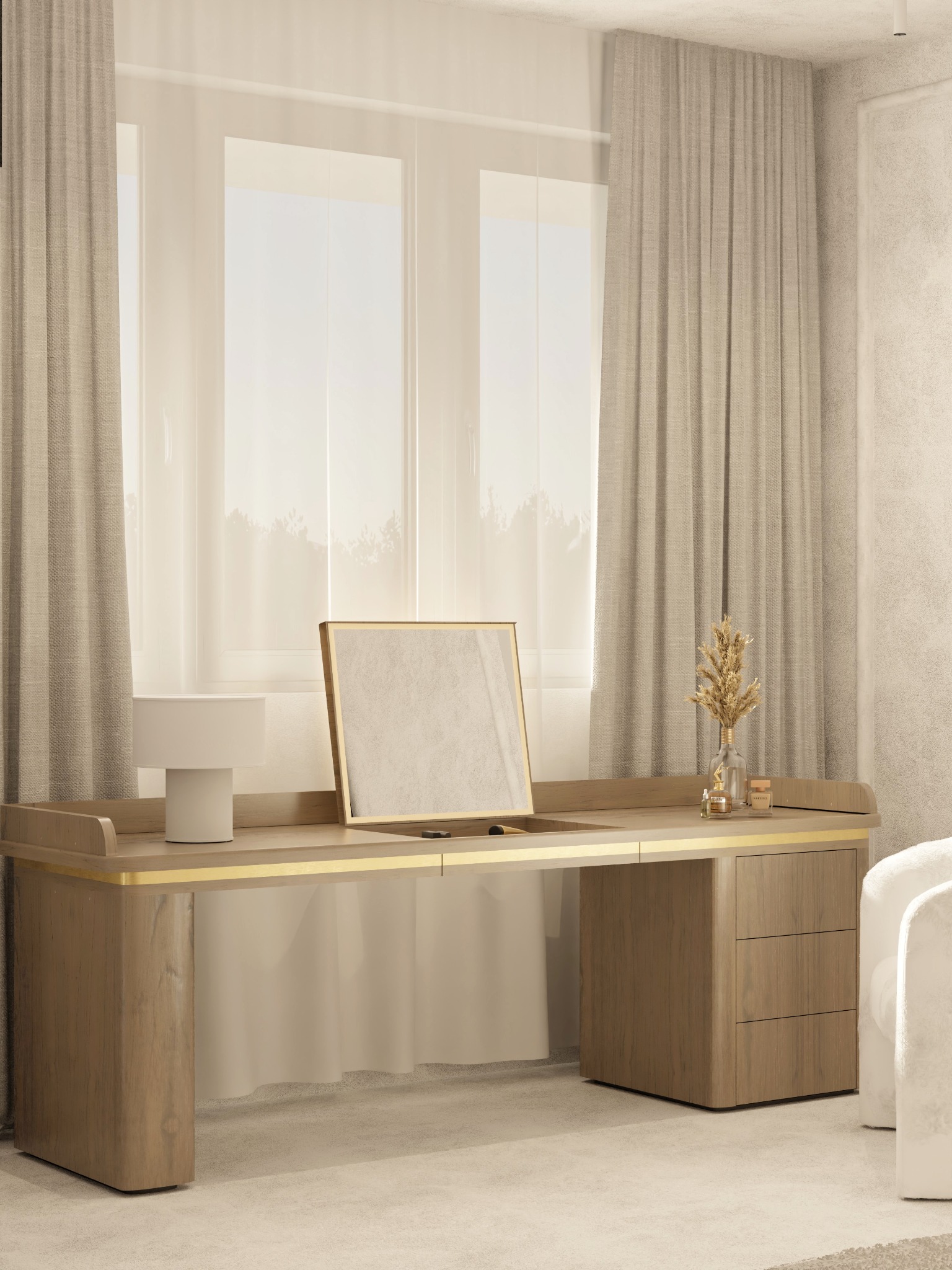 Beżowa toaletka z lustrem i lampą na tle okna z zasłonami, uzupełniona o dekoracje. Minimalistyczny design, ciepła kolorystyka.