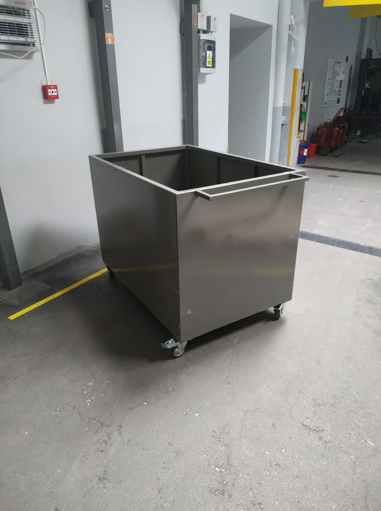 Wózek do odpadu produkcyjnego