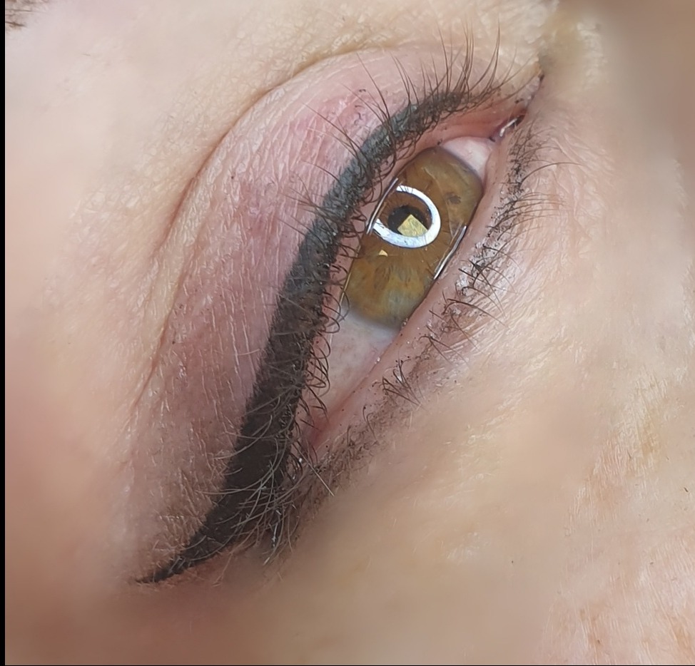 Makijaż permanentny Kreska ozdobna Eyeliner