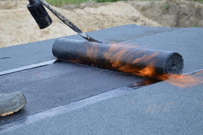 krycie dachu papą termozgrzewalną