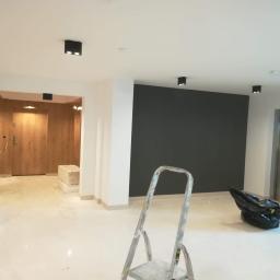 AD-BUD LENA DUB - Malowanie klatek schodowych Perłowa przystań w Kołobrzegu