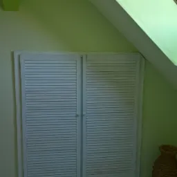 Zabudowa z płyt G-K, OSB, przykład ścianki z drzwiczkami.