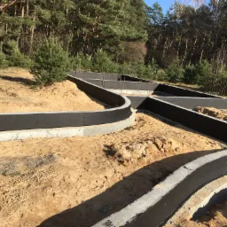 Ceradz dolny ściany fundamentowe lane