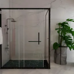 Nowoczesna łazienka z kabiną prysznicową typu walk-in, wyłożona marmurowymi płytkami, z czarnymi akcentami, grzejnikiem drabinkowym na ręczniki, rośliną w ozdobnej donicy i drewnianymi żaluzjami.