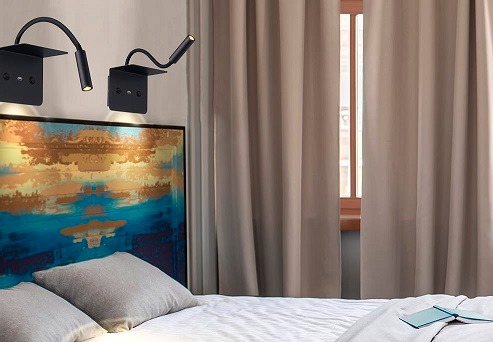 Kinkiety do sypialni na wysięgniku