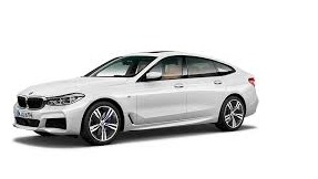 Białe BMW serii 6 Gran Turismo z widocznymi felgami aluminiowymi i szyberdachem, sfotografowane na białym tle.