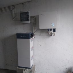 Pylontech Force H2 z ładowarką AC