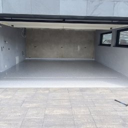 Podłogi żywiczne, mikrocement Epoxyfloor - Garaż, żywica poliuretanowa z płatkami dekoracyjnymi