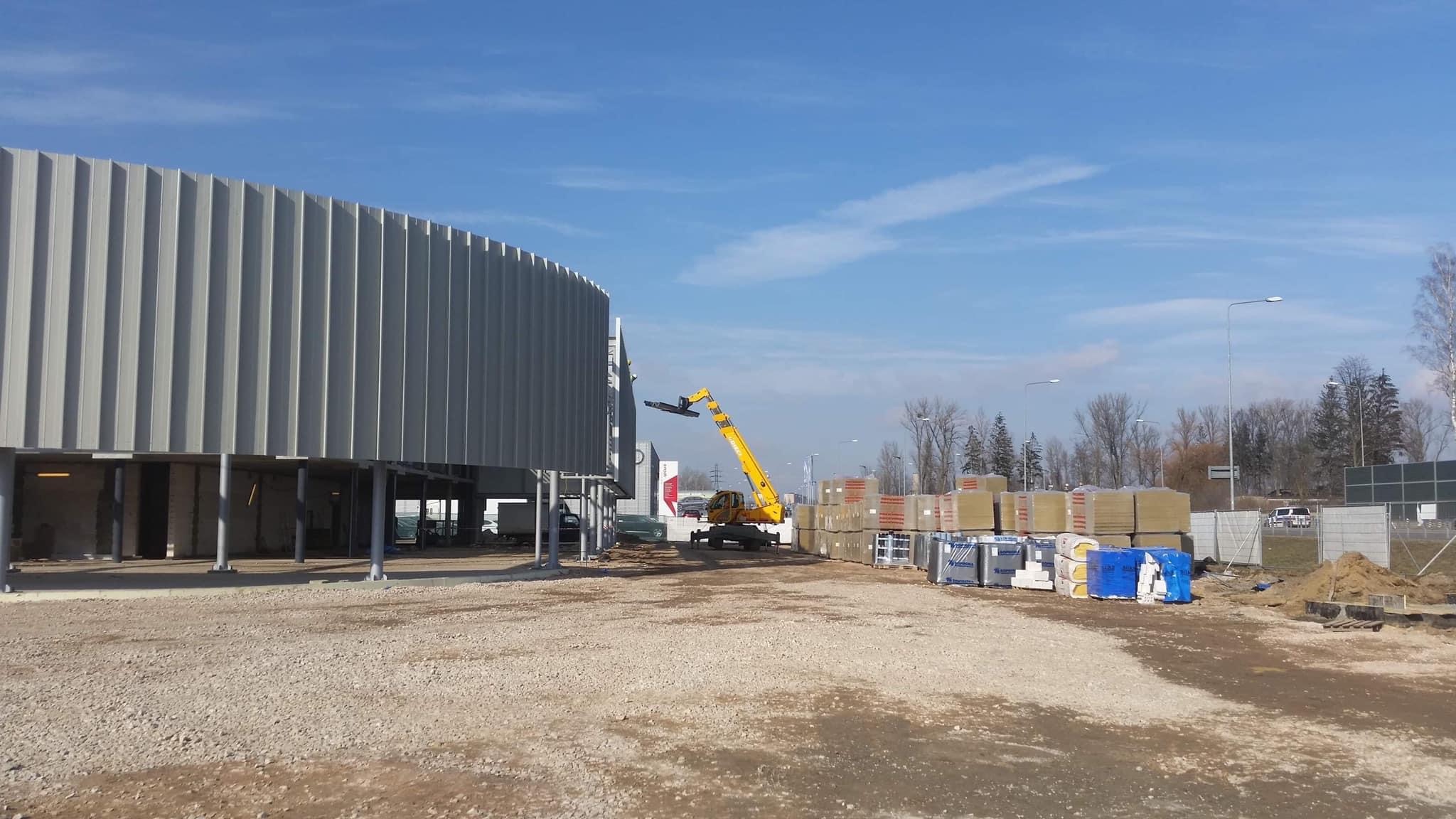 Usługa maszyną Dieci Pegasus - salon Porsche w Łodzi