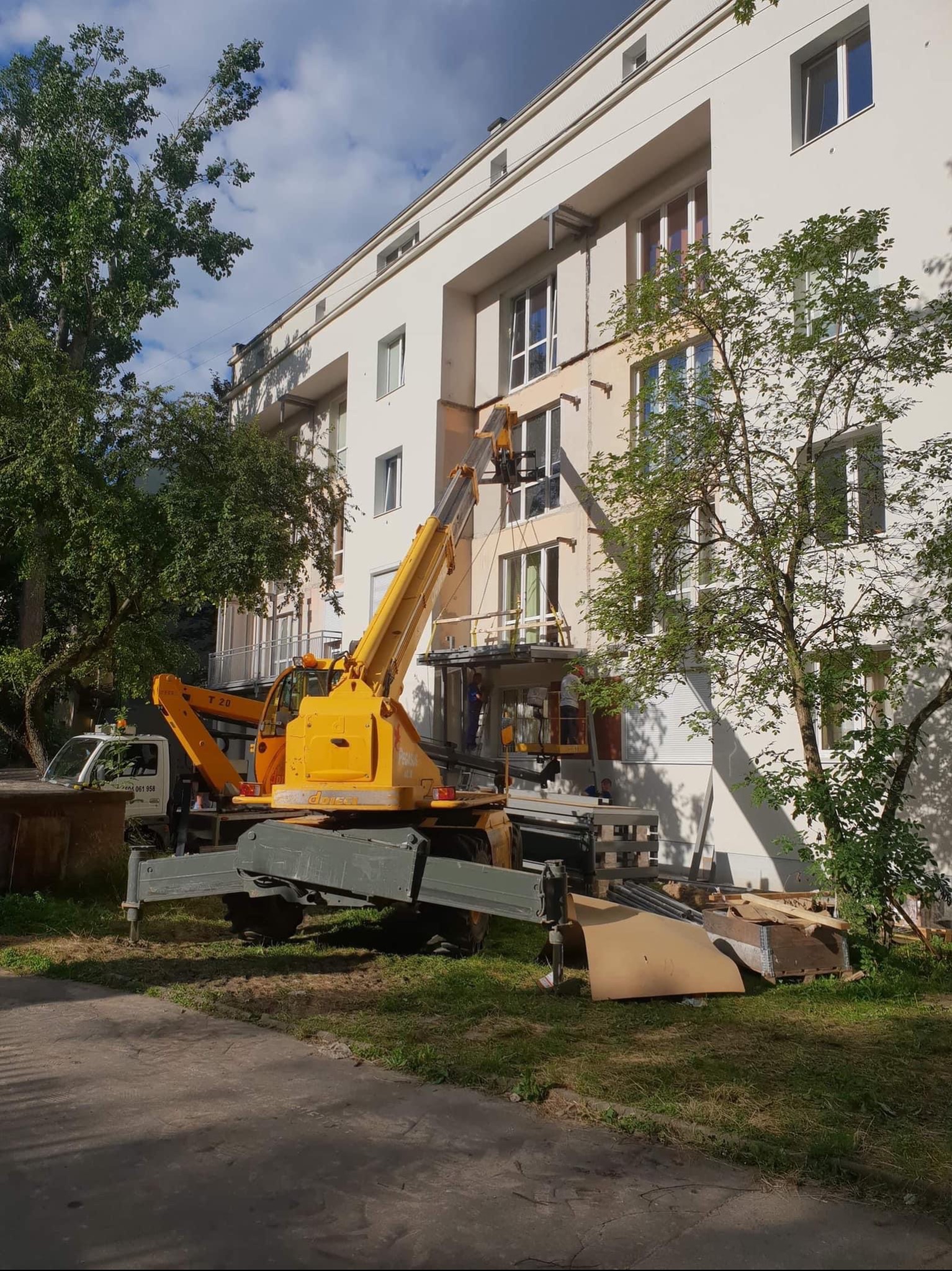 Usługa maszyną Dieci Pegasus - remont bloków w Koninie