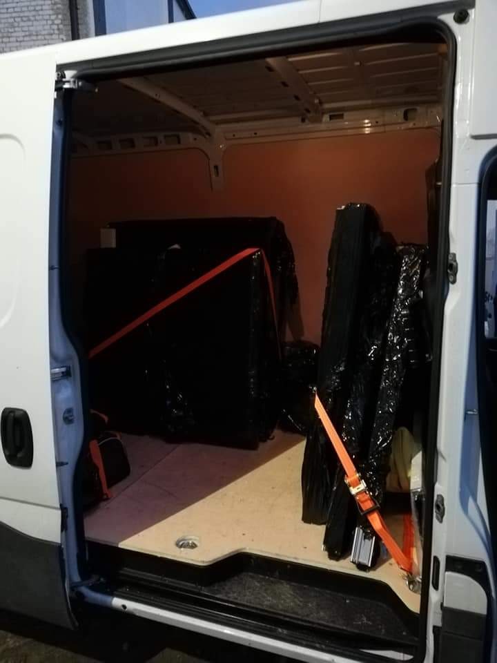 Transport dedykowany stolarki okiennej dla naszego stałego zleceniodawcy. Wspaniałe polskie okna trafiły do Niemiec.