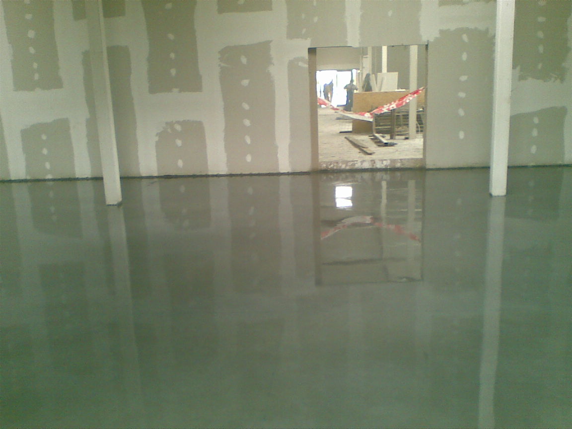 wylewki przemysłowe-posadzki powierzchniowo utwardzone i żywiczne