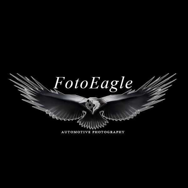 Logo firmy fotograficznej FotoEagle z motywem orła w locie i napisem Automotive Photography na czarnym tle.