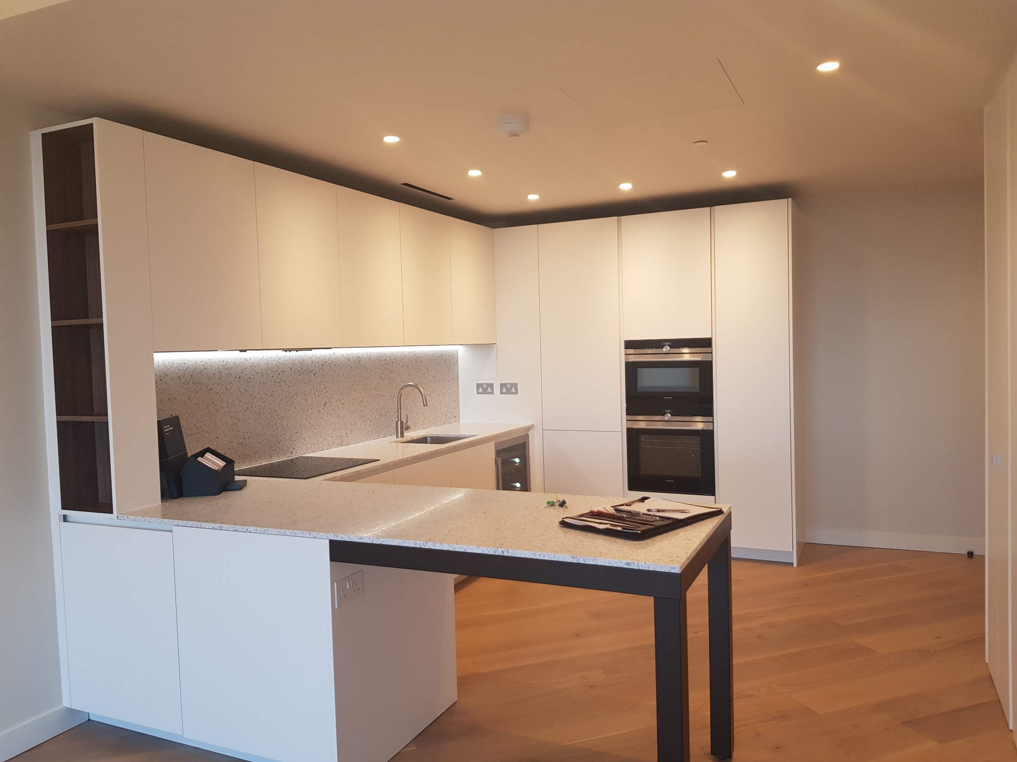 Nowa kuchnia i podłogi