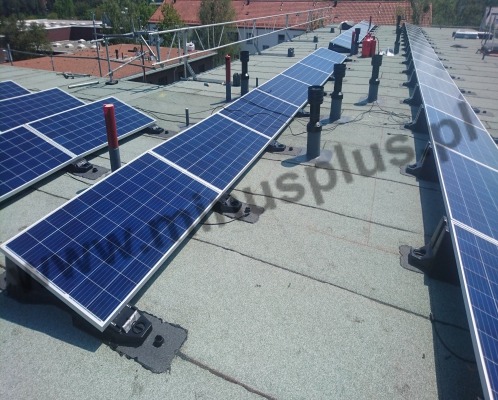 Panele fotowoltaicznej, budynek wielorodzinny.