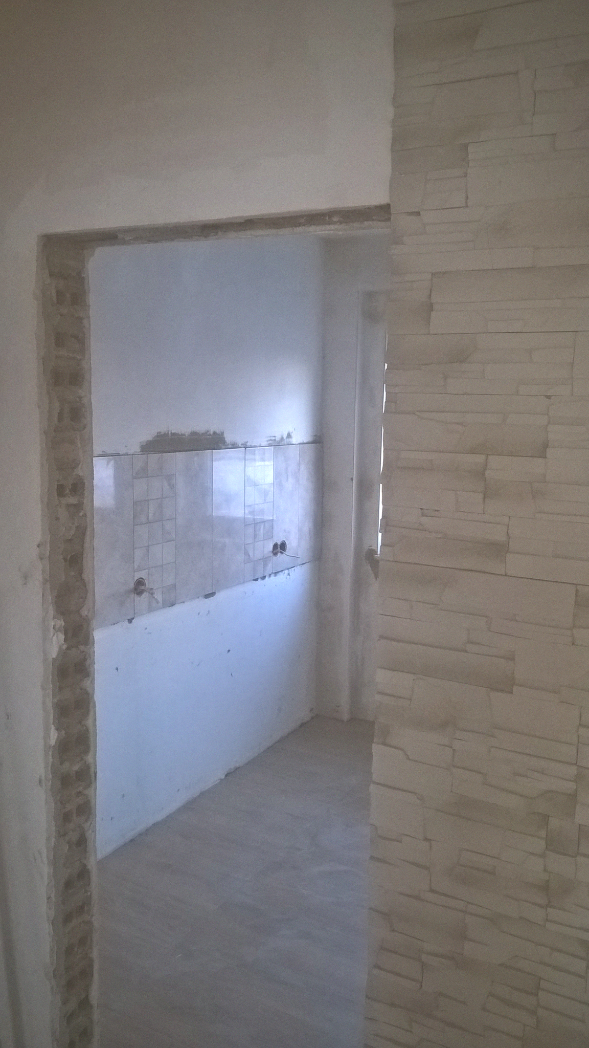 płytki, nowa instalacja el, okładzina :) resztę sam klient