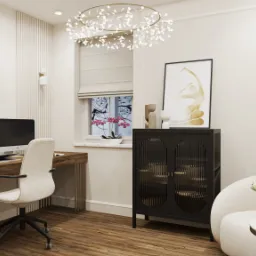 Nowoczesny gabinet z drewnianym biurkiem, krzesłem obrotowym z jasną tapicerką, czarną szafką z ryflowanymi drzwiami, lampą podłogową i okrągłym fotelem z kwiatami w wazonie na marmurowym stoliku...